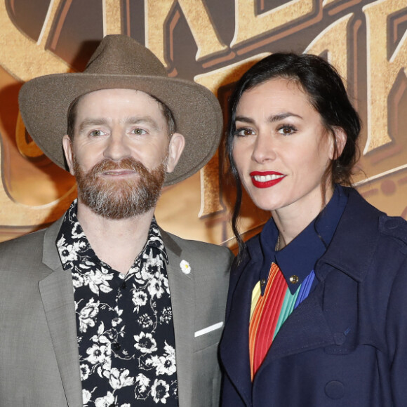 Il est de retour en librairie avec un joli recueil de nouvelles centré sur les souvenirs d'enfance.
Mathias Malzieu et Olivia Ruiz à l'avant-première du film "Une sirène à Paris" au cinéma Max Linder Panorama © Marc Ausset-Lacroix/Bestimage 