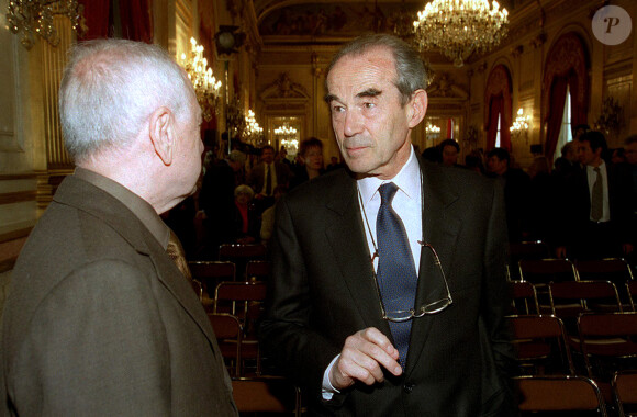 Pierre Bergé et Robert Badinter à l'assemblée.
