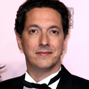 Guillaume Gallienne (Cesar du Meilleur premier film, Cesar du Meilleur film (Les Garçons et Guillaume, à table !), Cesar du meilleur acteur pour les rôles de Guillaume et Maman dans Les Garçons et Guillaume, à table !, Cesar de la meilleur adaptation) et sa femme Amandine - Arrivées Exterieur - 39ème cérémonie des Cesar au théâtre du Châtelet à Paris Le 28 Février 2014 