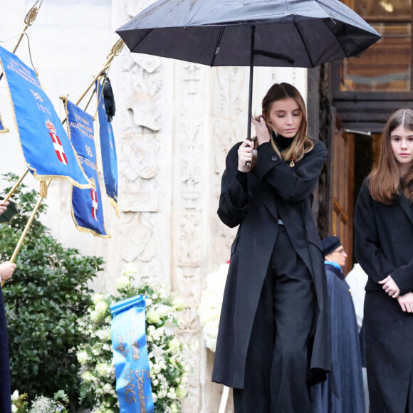 Les princesses Luisa et Vittoria de Savoie avec leur mère, la princesse Clotilde Courau de Savoie - Sorties des funérailles du prince Victor Emmanuel de Savoie en la basilique de Superga près de Turin le 10 février 2024. © Dominique Jacovides/Bestimage 