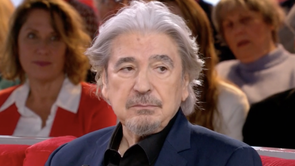Michel Drucker reçoit Serge Lama dans "Vivement dimanche" sur France 3.