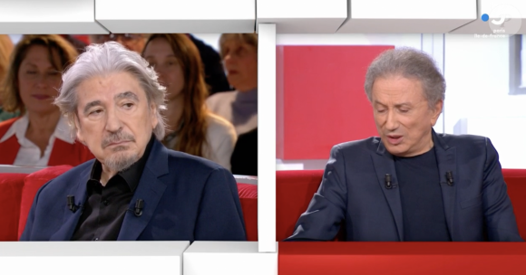 Serge Lama et Michel Drucker dans Vivement dimanche, sur France 2, dimanche 11 février 2024.