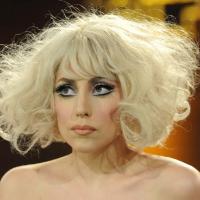 Regardez Lady Gaga victime d'un gros coup de fatigue... en plein concert !