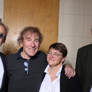 Alain Souchon et son fils Pierre Souchon, Catherine Mathivat et Etienne de Montety - 90e édition au café Les Deux Magots, pour la causerie "L'esprit rive gauche selon A.Souchon", le 25 septembre 2023 à Paris. © Denis Guigenbourg / Bestimage