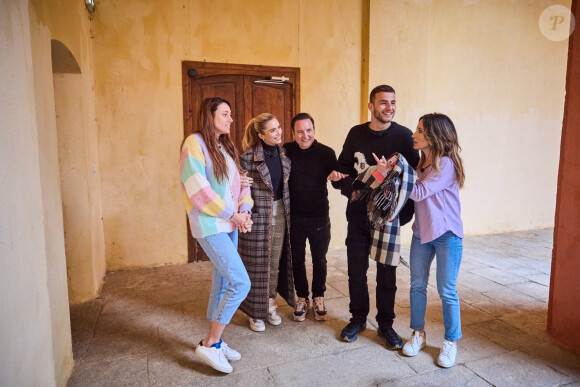 Exclusif - Fabienne Carat, Jean-Marc Généreux, Simon Castaldi, Delphine Wespiser, Clara Morgane - Les candidats de l'émission "Bienvenue au monastère", diffusée à partir du 12 janvier jusqu'au 9 février,, ont le droit de se reparler, à la fin de la retraite spirituelle, au couvent Saint Dominique des Frères de Saint-Jean à Corbara, en Corse. Le 18 mars 2023 © Cyril Moreau / Bestimage