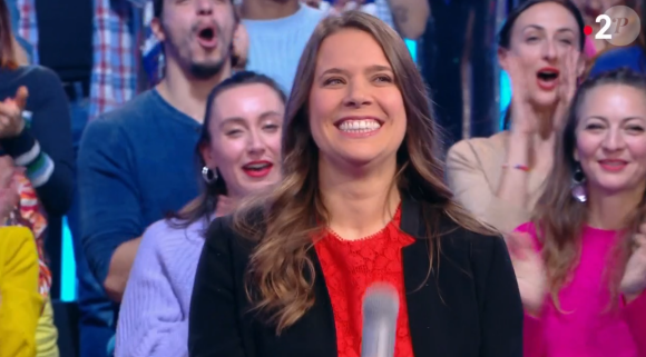 Honorine, nouvelle Maestro du célèbre jeu de Nagui "N'oubliez pas les paroles", sur France 2.