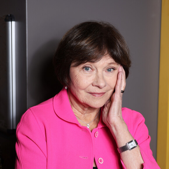 Exclusif - Portrait de Macha Méril en marge du dévoilement du timbre Michel Legrand réalisé par l'artiste Mathieu Persan (Vente anticipée le 23/02, vente général le 24/02 Tirage : 705 000) à la librairie "Le Carré d'Encre" à Paris le 12 décembre 2023. © Denis Guignebourg / Bestimage 
