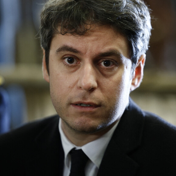 Mais Gabriel Attal a finalement nommé Nicole Belloubet
Le Premier ministre Gabriel Attal visite une ferme d'élevage du bétail à Janvilliers, France, le 15 février 2024. © Raphael Lafargue/Pool/Bestimage 