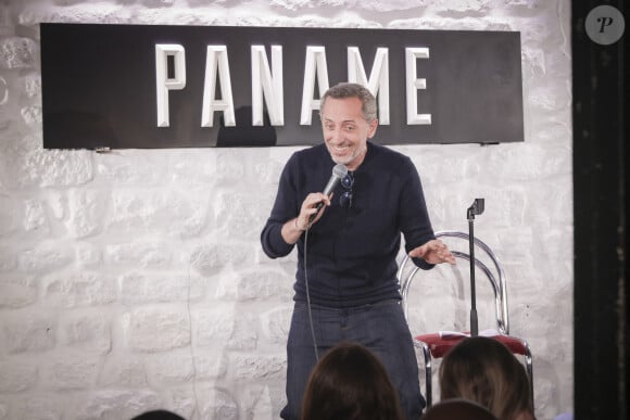 Exclusif - Gad Elmaleh reste en contact avec son public en jouant dans quelques Comedy Clubs parisiens, et en profite pour tester ses nouveaux textes, Le Paname Art Café. Le 23 avril 2023 © Jack Tribeca / Bestimage 