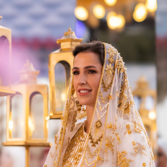 La princesse Rajwa de Jordanie est en deuil.
Dîner de pré-mariage du prince Hussein de Jordanie et de Rajwa al Saif, au palais royal à Amman (Jordanie).