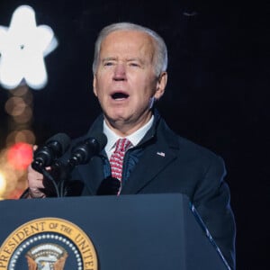 Joe et Jill Biden ont dû prendre une décision difficile.
Jill et Joe Biden (président des Etats-Unis), lors de l'illumination du sapin de Noël de la Maison Blanche. Washington DC. 