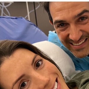 Delphine Tellier et Jean-Pascal Lacoste avec Ainhoa le jour de sa naissance