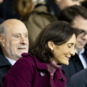 Amélie Oudéa Castéra (ministre des Sports et des Jeux Olympiques et Paralympiques), Teddy Riner - Célébrités dans les tribunes du match aller des huitièmes de finale de la Ligue des champions entre le PSG et la Real Sociedad (2-0) au Parc des Princes à Paris le 14 février 2024. © Cyril Moreau/Bestimage