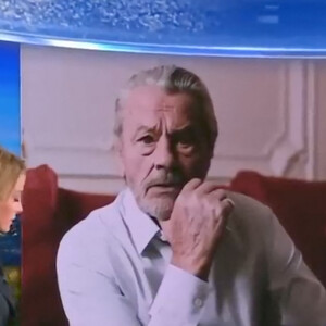 assumant être la fille préférée mais ne voulant pas en payer le prix
Captures d'écran d'Anouchka Delon qui a pris la parole face aux dernières accusations de son frère, Anthony sur le plateau du JT de Audrey Crespo-Mara sur TF1 le 7 janvier 2023.