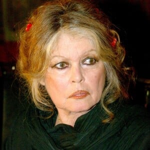 Brigitte Bardot n'est pas contente.
Brigitte Bardot reçue par le recteur de la Mosquée de Paris.