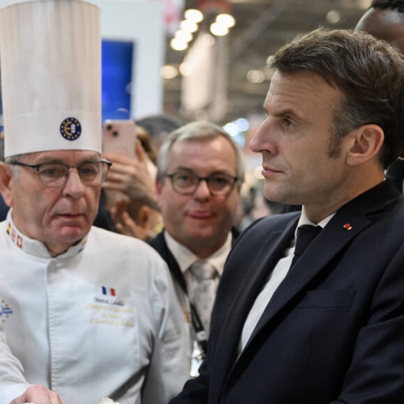 Le président de la république française, Emmanuel Macron, malgré les manifestations des agriculteurs, inaugure la 60e édition du Salon International de l'Agriculture à Paris le 24 février 2024. © Jeanne Acorsini / Pool / Bestimage