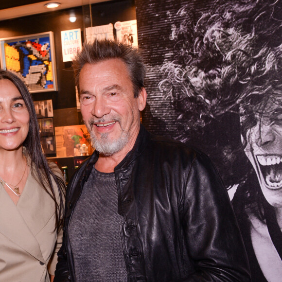 Exclusif - Florent Pagny et sa femme Azucena Caamano lors de la première du spectacle Lost in Buenos Aires à l'Européen à Paris le 28 juin 2021. © Rachid Bellak / Bestimage 