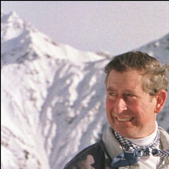 Le prince Charles et le prince Harry sur les pistes de ski à Klosters en Suisse.