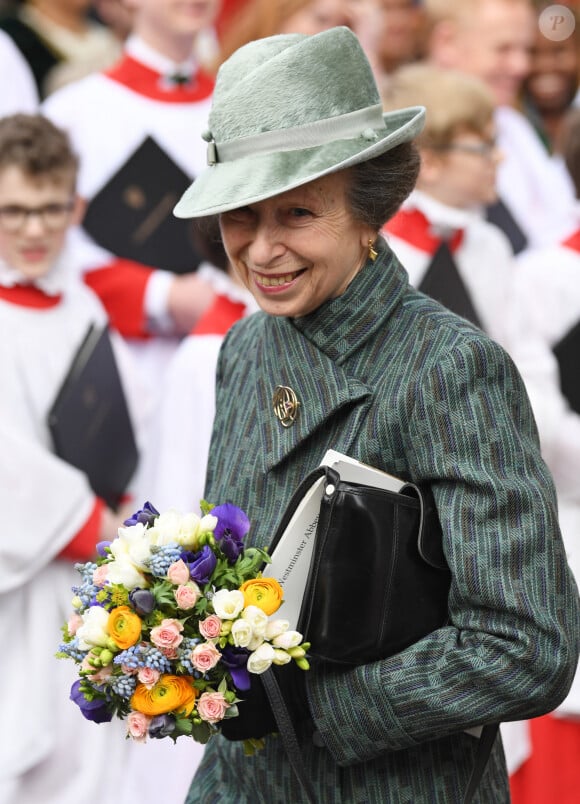 Heureusement pour eux, d'autres membres, à l'image de la princesse Anne, assurent l'intendance...
La princesse Anne - Sortie du service annuel du jour du Commonwealth à l'abbaye de Westminster à Londres, le 13 mars 2023. 