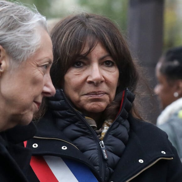 Elle a allié plaisir et travail alors qu'elle voyageait en direction de Tahiti.
Elisabeth Borne et Anne Hidalgo, commémorations à Saint-Denis et à Paris. © Stéphane Lemouton/Bestimage