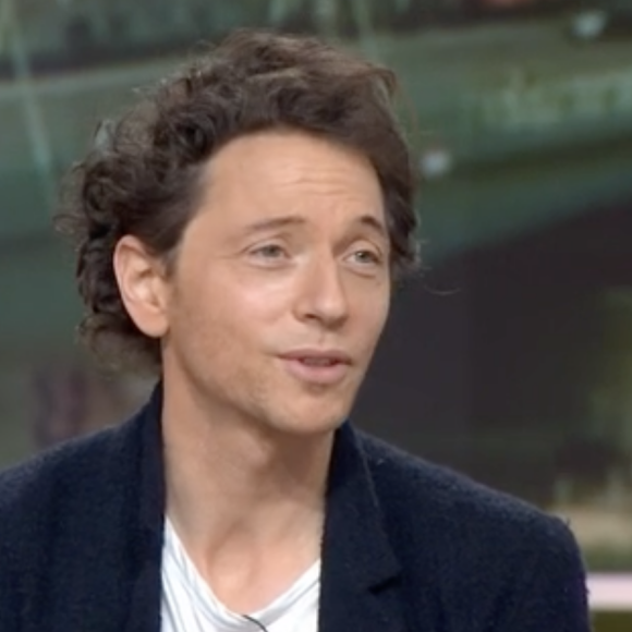 Raphaël était l'invité, vendredi 8 mars, de Télématin, sur France 2, pour parler de son dixième album intitulé Une autre vie.