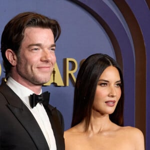 Dans ce post, l'actrice américaine remercie son mari, John Mulaney, pour son soutien si précieux.
John Mulaney et Olivia Munn au photocall de la 14ème édition des Governors Awards au Ray Dolby Ballroom à Los Angeles le 9 janvier 2024.