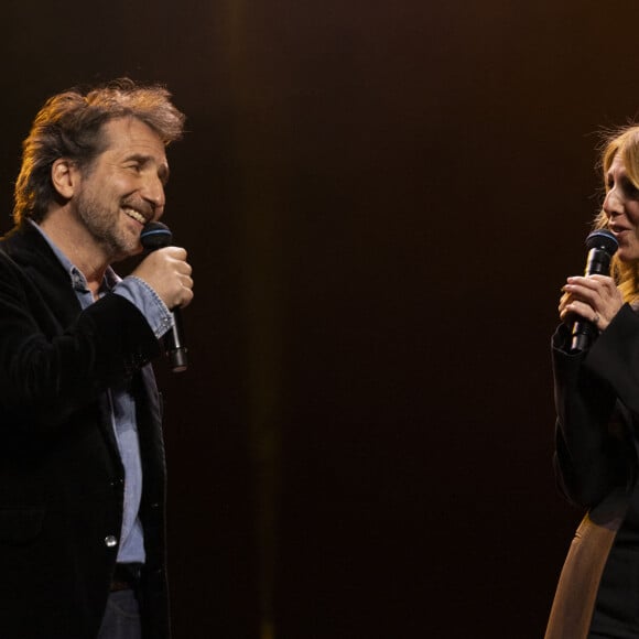 Sandrine Kiberlain , Edouard Baer au concert du gala des 20 ans de la fondation Recherche Alzheimer "2 générations chantent pour la 3ème" à l'Olympia à Paris le 18 mars 2024. © Cyril Moreau / Bestimage 