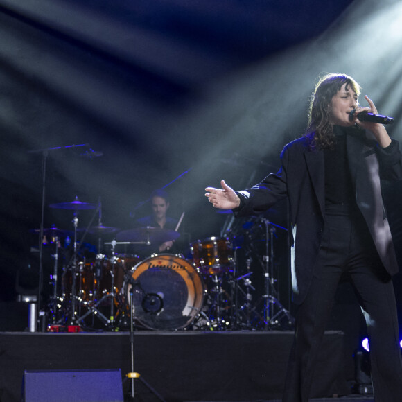 Juliette Armanet au concert du gala des 20 ans de la fondation Recherche Alzheimer "2 générations chantent pour la 3ème" à l'Olympia à Paris le 18 mars 2024. © Cyril Moreau / Bestimage 