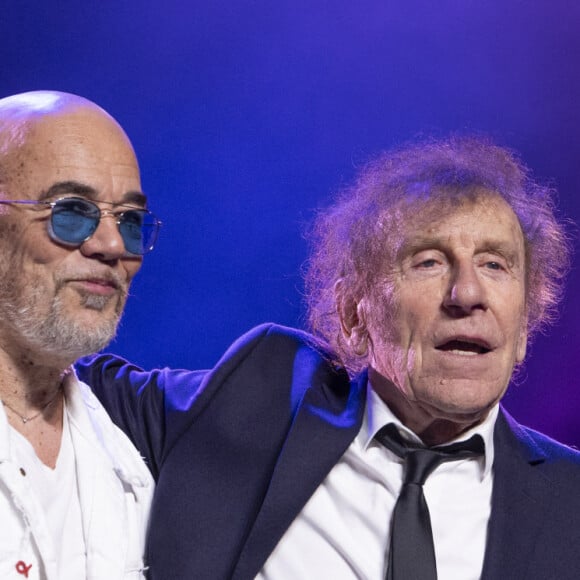 Pascal Obispo, Alain Souchon au concert du gala des 20 ans de la fondation Recherche Alzheimer "2 générations chantent pour la 3ème" à l'Olympia à Paris le 18 mars 2024. © Cyril Moreau / Bestimage 