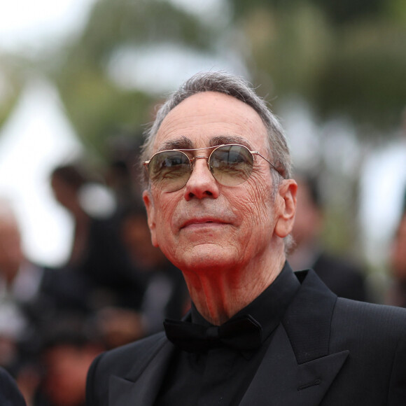 Alain Chamfort - Montée des marches du film " Les Amandiers " lors du 75ème Festival International du Film de Cannes. Le 22 mai 2022 © Dominique Jacovides / Bestimage 