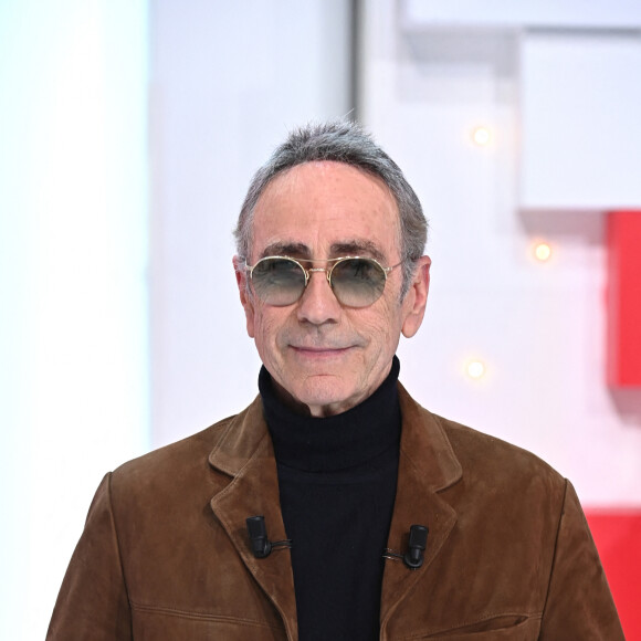 Exclusif - Alain Chamfort - Enregistrement de l'émission "Vivement Dimanche prochain", présentée par M.Drucker et diffusée le 13 mars sur France 2 © Guillaume Gaffiot / Bestimage 
