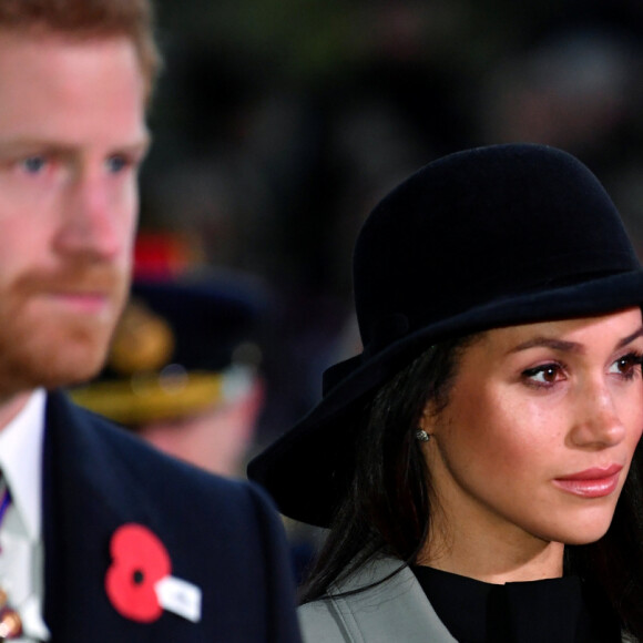 Le prince Harry et sa fiancée Meghan Markle lors de la cérémonie de commémoration de la journée Anzac à la "Wellington Arch" à Londres, le 25 avril 2018. L'ANZAC Day est un jour de commémorations pour toutes les victimes militaires australiennes et néo-zélandaises depuis le premier conflit mondial jusqu'à ce jour. Cette année, la commémoration a une teneur particulière en raison du centenaire de la fin du premier conflit mondial. La cérémonie a débuté à 3h du matin. 