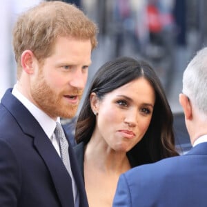 Leurs biographies ont été rétrogradées sur le site officiel des Windsor 
Le prince Harry et sa fiancée Meghan Markle arrivent à une réception organisée par le Premier ministre australien et son épouse à l'ambassade australienne à Londres, Royaume Uni, le 21 avril 2018. 