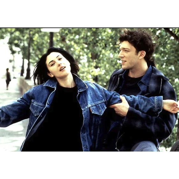 Vincent Cassel et Monica Bellucci dans le film "L'Appartement" de Gilles Mimouni.