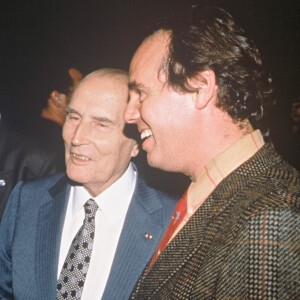 Il était le neveu de François Mitterrand
Gérard Depardieu, François Mitterrand et Frédéric Mitterrand à la première de "Germinal" à Lille.