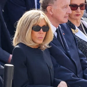 Brigitte Macron - Hommage national pour l'amiral Philippe de Gaulle dans la cour d'honneur de l'Hôtel national des Invalides à Paris le 20 mars 2024. © Dominique Jacovides / Bestimage