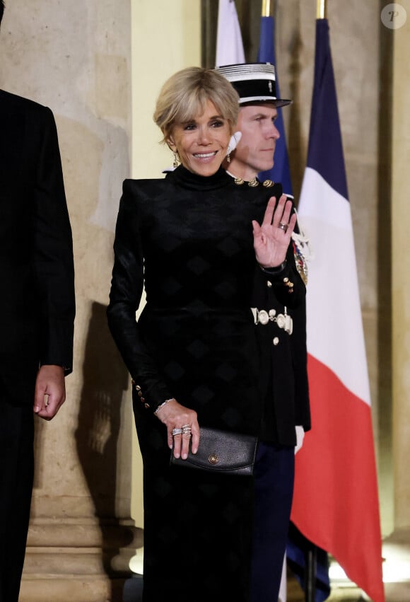 Brigitte Macron - Dîner d'état en l'honneur de l'Emir du Qatar au palais présidentiel de l'Elysée à Paris le 27 février 2024. © Dominique Jacovides / Bestimage
