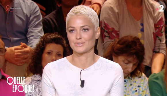 Caroline Receveur était l'invitée de Léa Salamé dans Quelle époque ! sur France 2. La jeune femme s'est confiée avec émotion sur son cancer du sein.