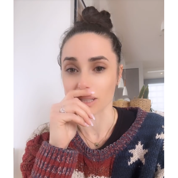 Capucine Anav s'est fait cambrioler dans la nuit du 21 au 22 mars, une histoire qu'elle a racontée sur Instagram, le 26 mars 2024
