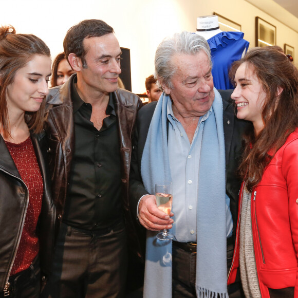 Exclusif - Prix Spécial - No Web No Blog - Alain Delon avec ses petites filles Loup et Liv et son fils Anthony Delon - Lancement de la marque de vêtements de cuir "Anthony Delon 1985" chez Montaigne Market à Paris. Le 7 mars 2017 © Philippe Doignon / Bestimage  No Web No Blog pour Belgique et Suisse 