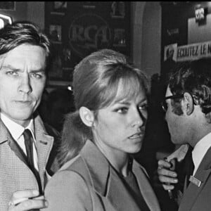 Archives : Alain Delon et sa femme Nathalie à Paris en 1965