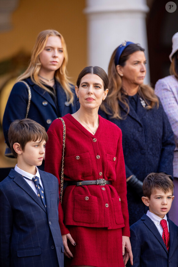 Charlotte Casiraghi et ses fils Raphaël Elmaleh et Balthazar Rassam - La famille princière monégasque dans la cour d'honneur du palais lors de la la fête nationale à Monaco, le 19 novembre 2023. La famille princière monégasque assiste à la prise d'armes, puis à la cérémonie de remise des médailles et à un défilé militaire sur la place du palais princier. © Olivier Huitel / Pool Monaco / Bestimage 