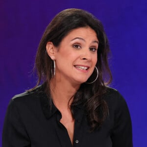 Elle est le visage et la voix avec lesquels se réveillent beaucoup de Français, sur RMC et BFMTV.
Apolline de Malherbe lors de la conférence de presse de rentrée BFM TV. - RMC du groupe Altice France à Paris, France. © Coadic Guirec/Bestimage