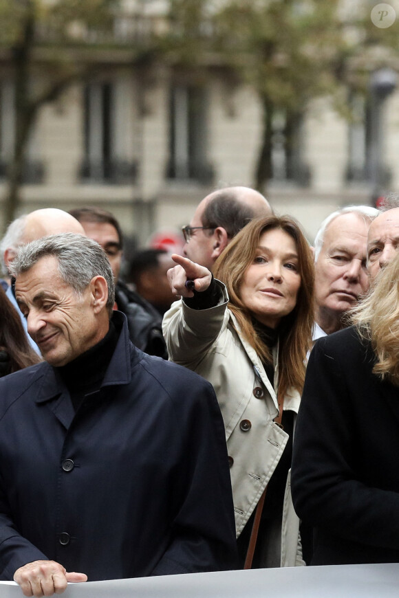 Le domaine est privatisable à partir de 25 000 euros pour une nuit

L'ancien président, Nicolas Sarkozy et Carla Bruni défilent derrière une banderole "Pour la République, contre l'antisémitisme" lors d'une marche contre l'antisémitisme à Paris, le 12 novembre 2023 © Stéphane Lemouton / Bestimage