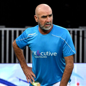 Eric Cantona - Match des Légendes, la rencontre qui mêle le football et le rugby au profit de l'association de P. Olmeta (ancien gardien de but et co-fondateur de l'association), "Un sourire, un espoir pour la vie" s'est déroulé à Nice à l'Allianz Riviera, le 26 septembre 2022. L'association de P. Olmetta est engagée en faveur des enfants atteints de cancer ou de maladie orpheline. © Bruno Bebert/Bestimage 