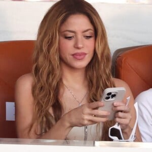 Les deux stars ont tourné un clip ensemble récemment et seraient tombés amoureux
 
Shakira au Miami Open le 31 mars 2024.
