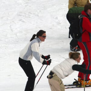 Prince William et Kate Middleton, premières vacances au ski à Klosters, Suisse, avril 2004. @ Splash News