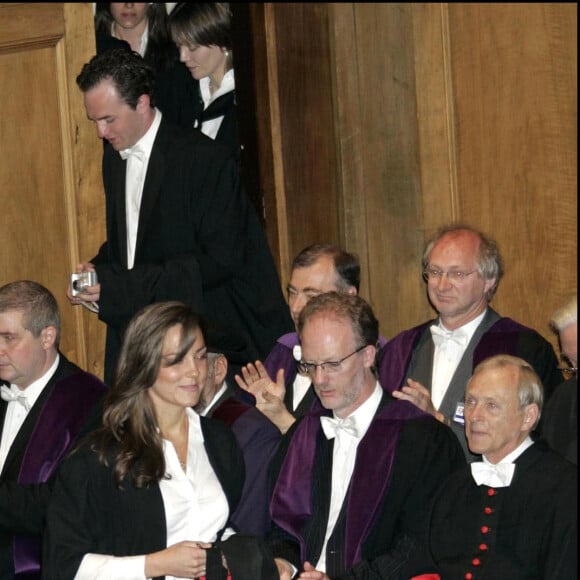 La première apparition officielle de Kate Middleton s'est produite l'année suivante.
Kate Middleton - Remise des diplômes à l'Université St Andrews, le 23 juin 2005.