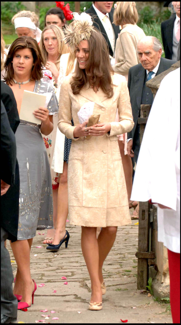 Kate Middleton - Mariage de Laura Parker-Bowles et Harry Lopes à l'église Saint Cyriac de Lacock, 6 mai 2006. 