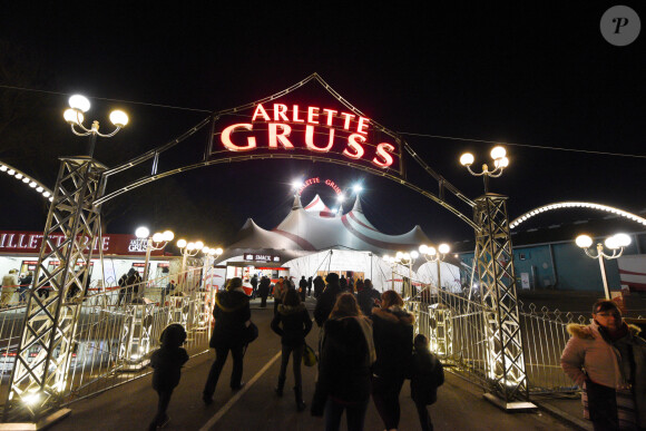 Le cirque est une affaire de famille au sein de la famille Grüss.
Le cirque Arlette Gruss - Photo par Tesson/ANDBZ/ABACAPRESS.COM -